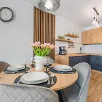 - Perlowa Przystan Apartment Kolobrzeg