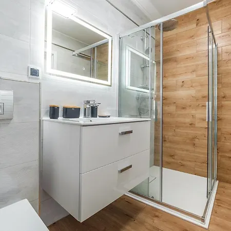 - Perlowa Przystan Kołobrzeg