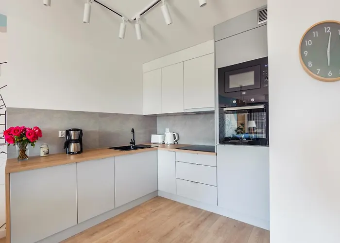 - Perlowa Przystan Kołobrzeg