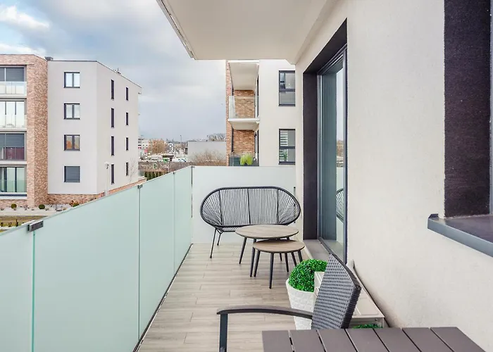 - Perłowa Przystań *